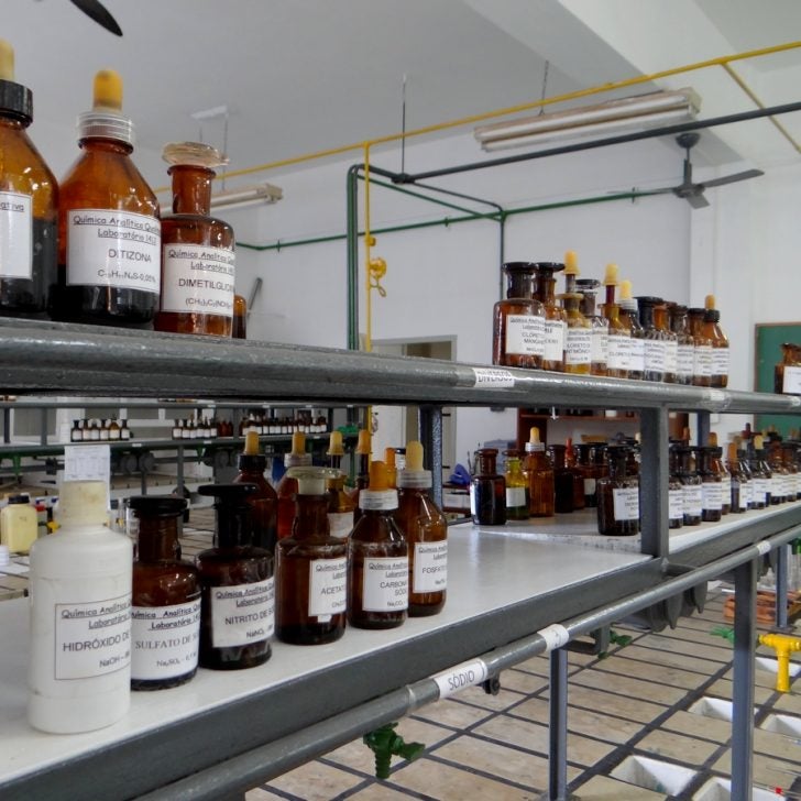 Residuos-quimicos-laboratoriais-como-devem-ser-descartados